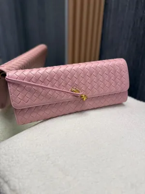 1082 Agatha clutch bag