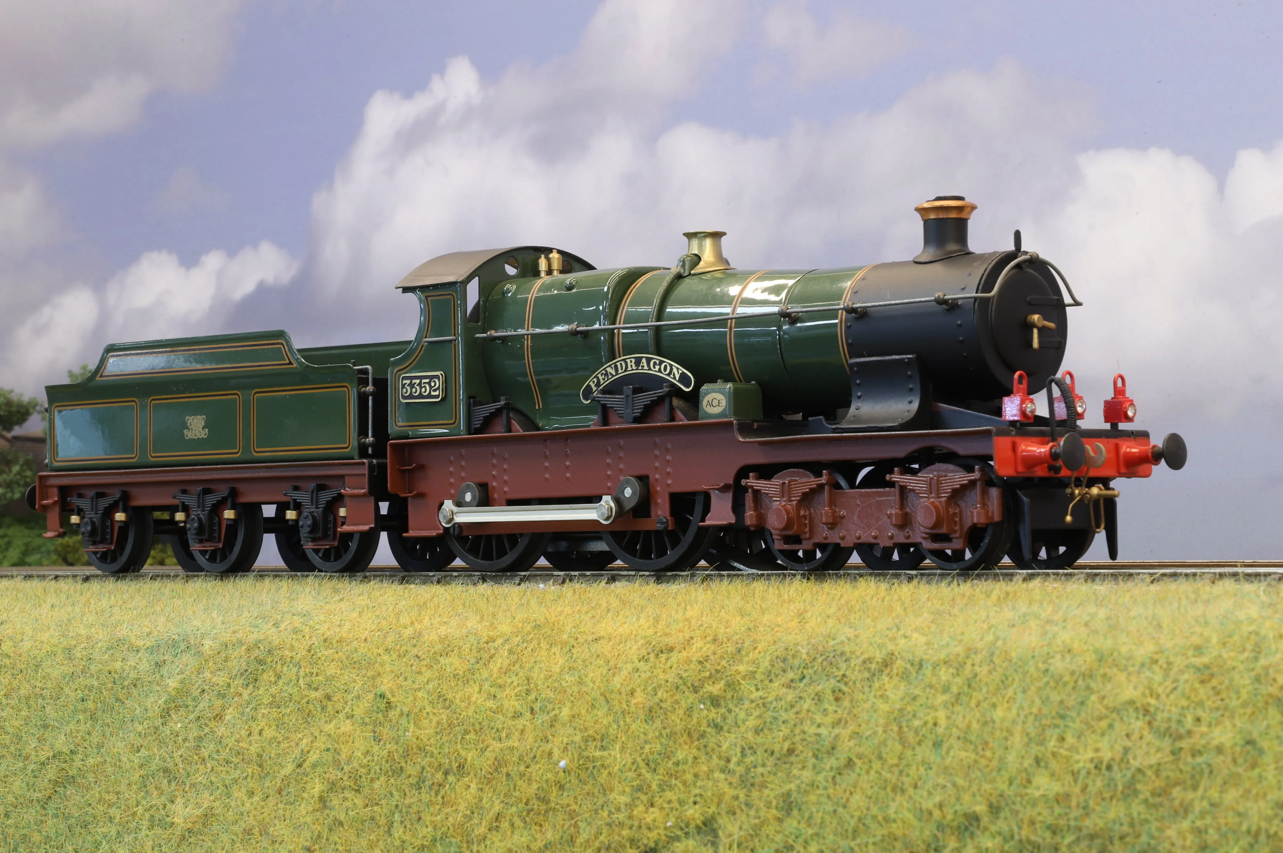 Ace Trains Coarse Scale O Gauge GWR 3300 'Bulldog' Class No. 3352 'Pendragon' Lined Green