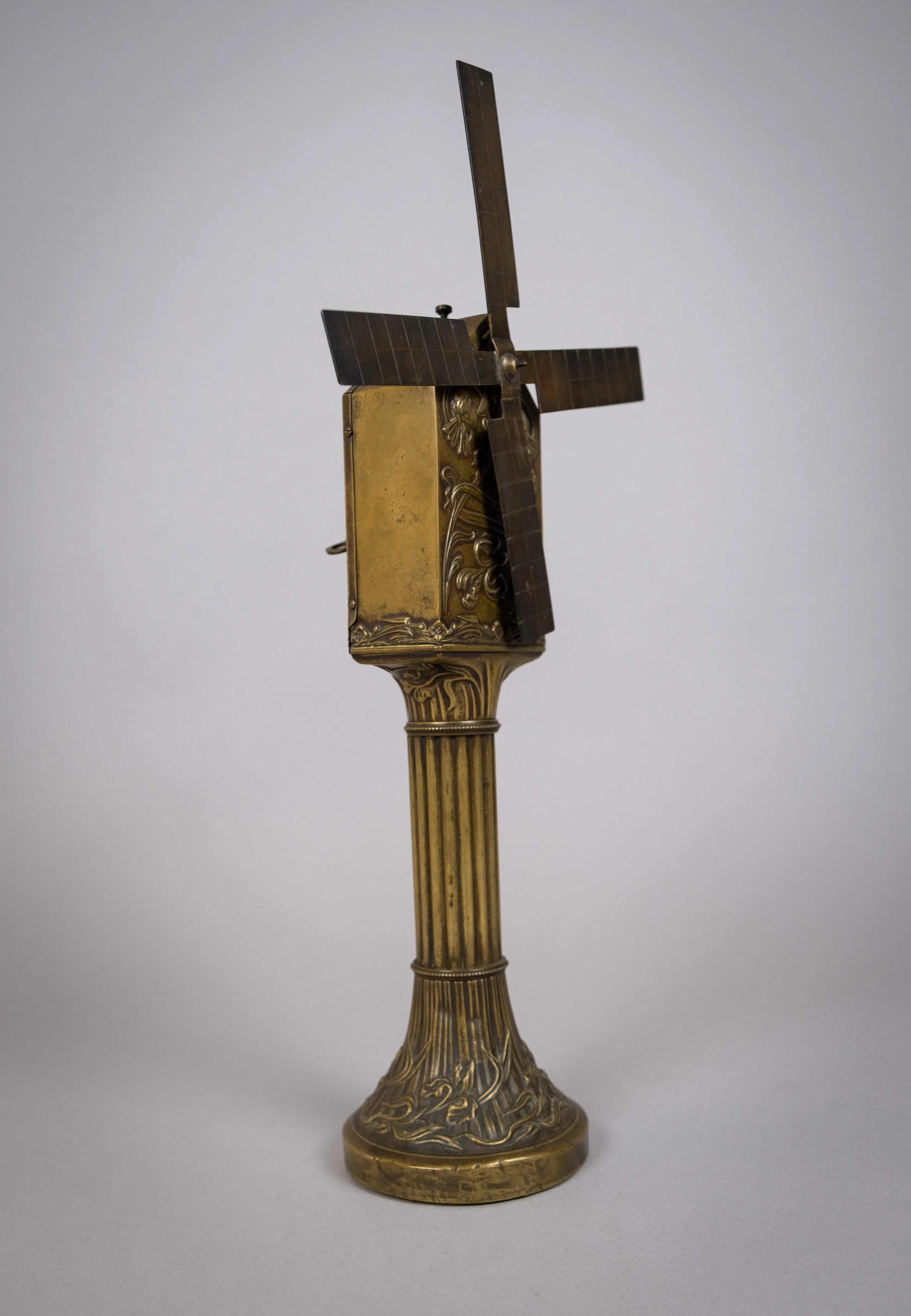 Clockwork Desk Fan by The Zephyr Company, Paris, c.1910.