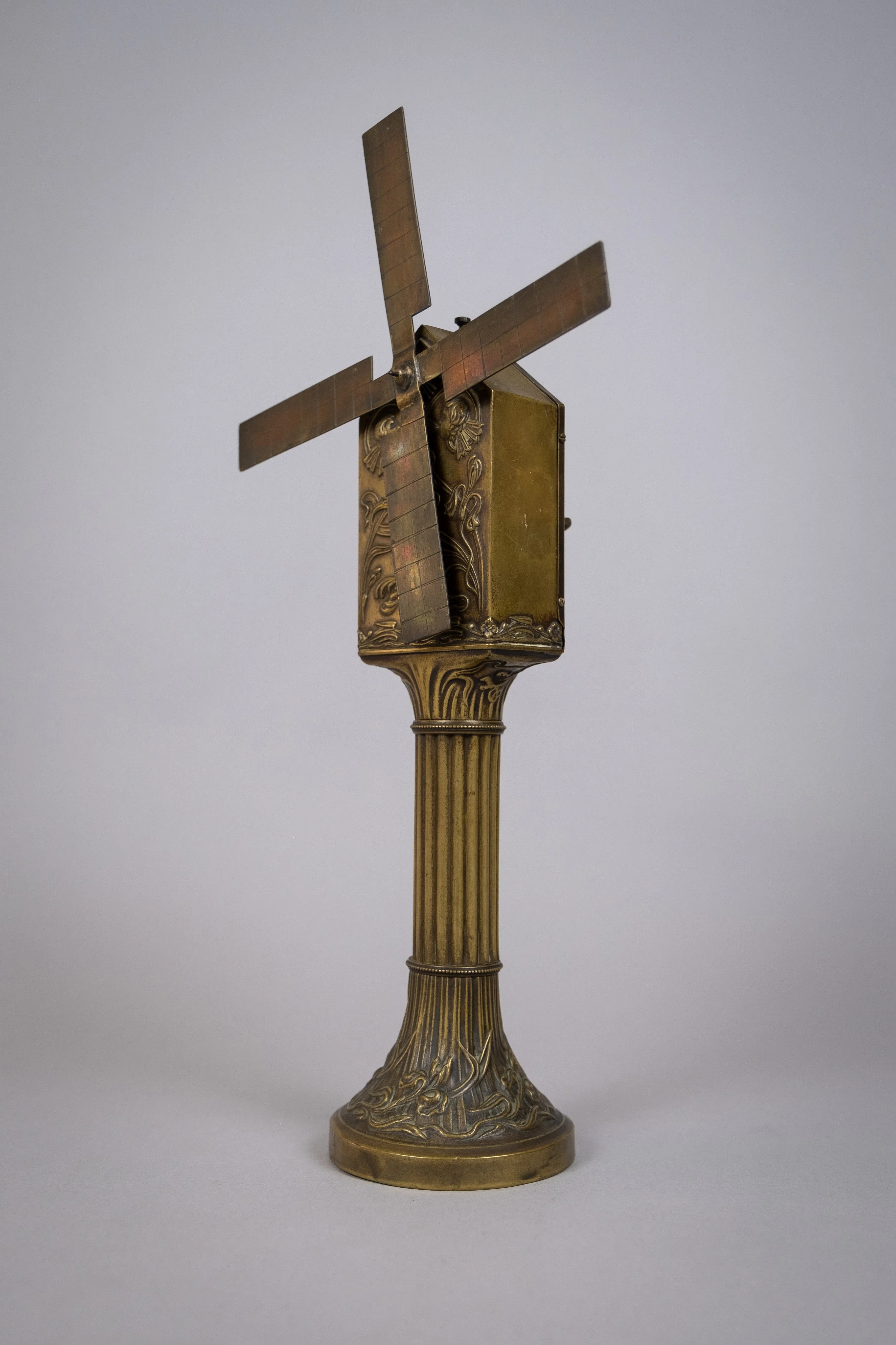 Clockwork Desk Fan by The Zephyr Company, Paris, c.1910.