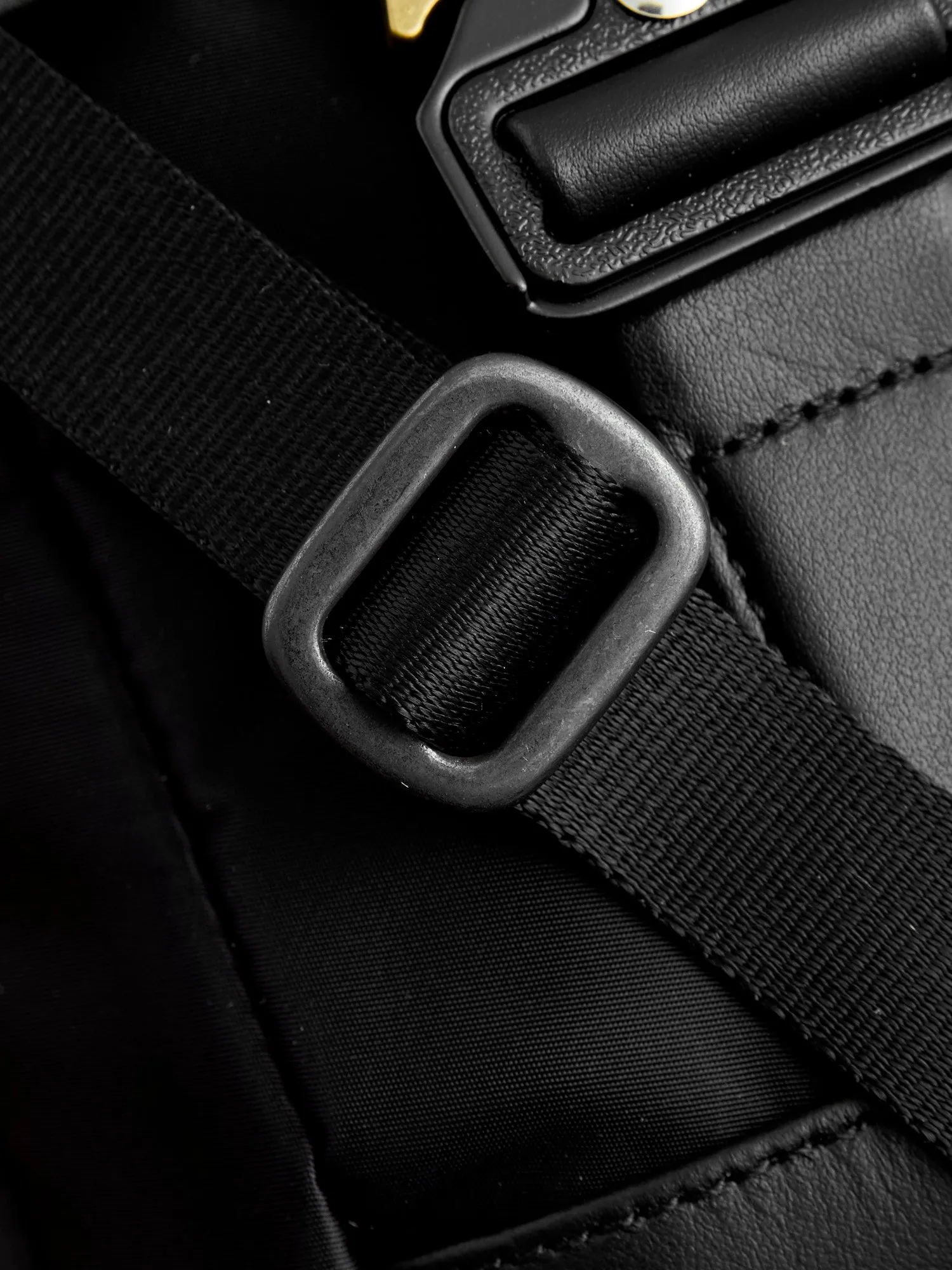 Confi Shoulder Bag in Black