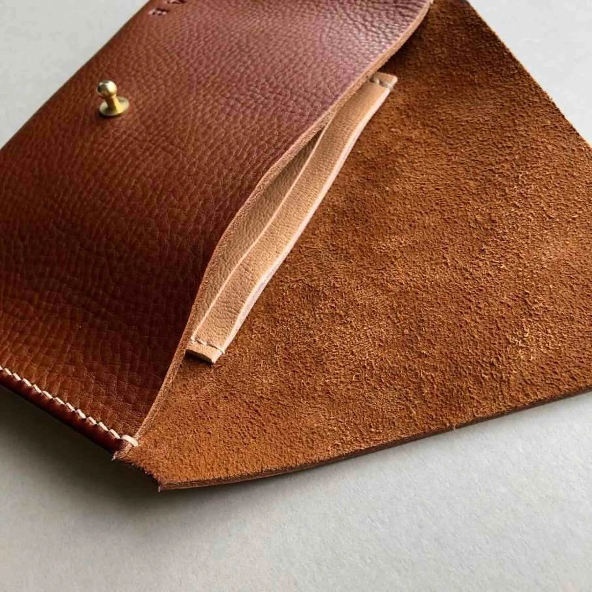 Drifter Maxi Leather Purse Wallet in Black or Tan