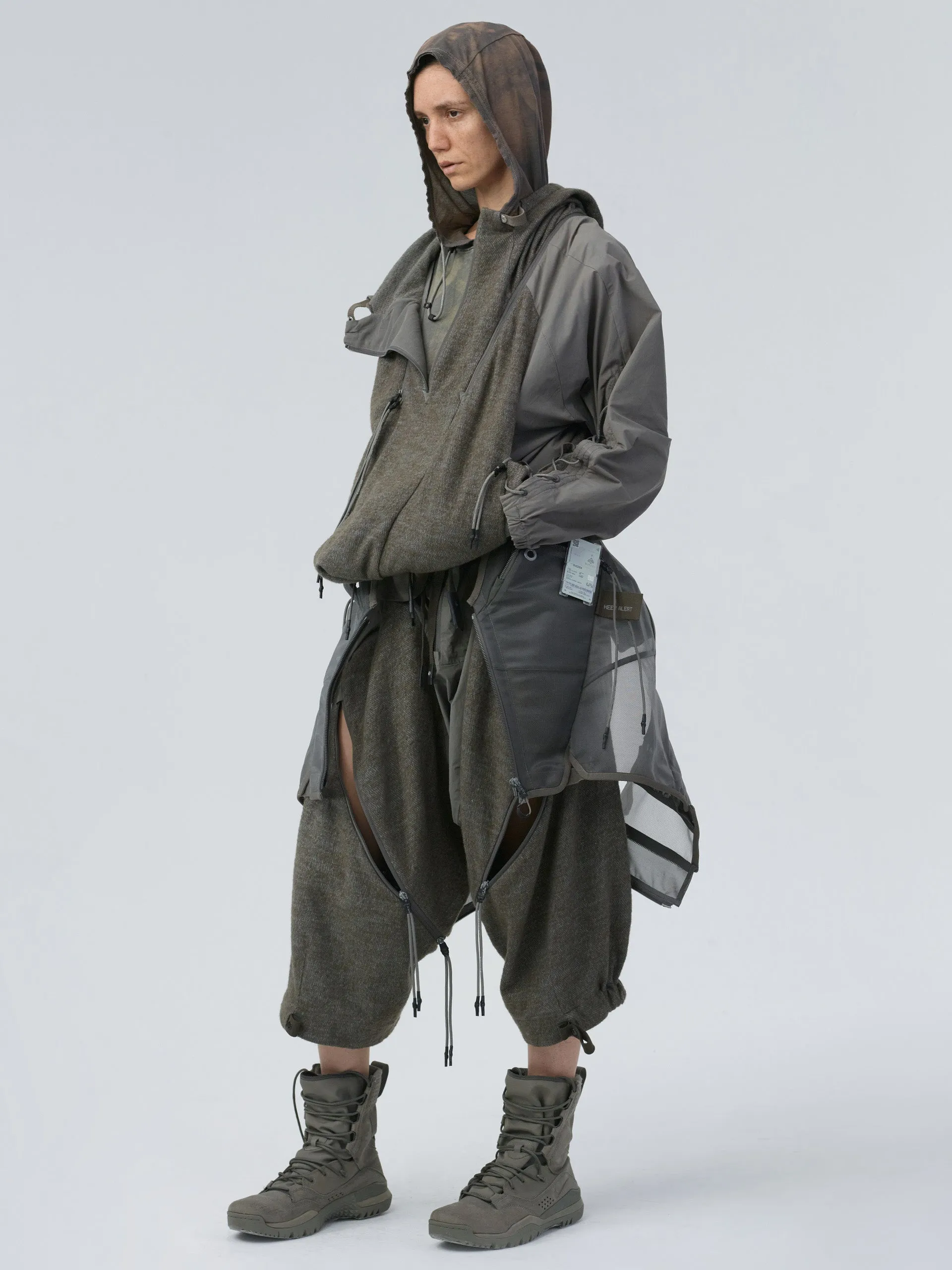 EDGE VAGRANT / EXPANDABLE HOODIE