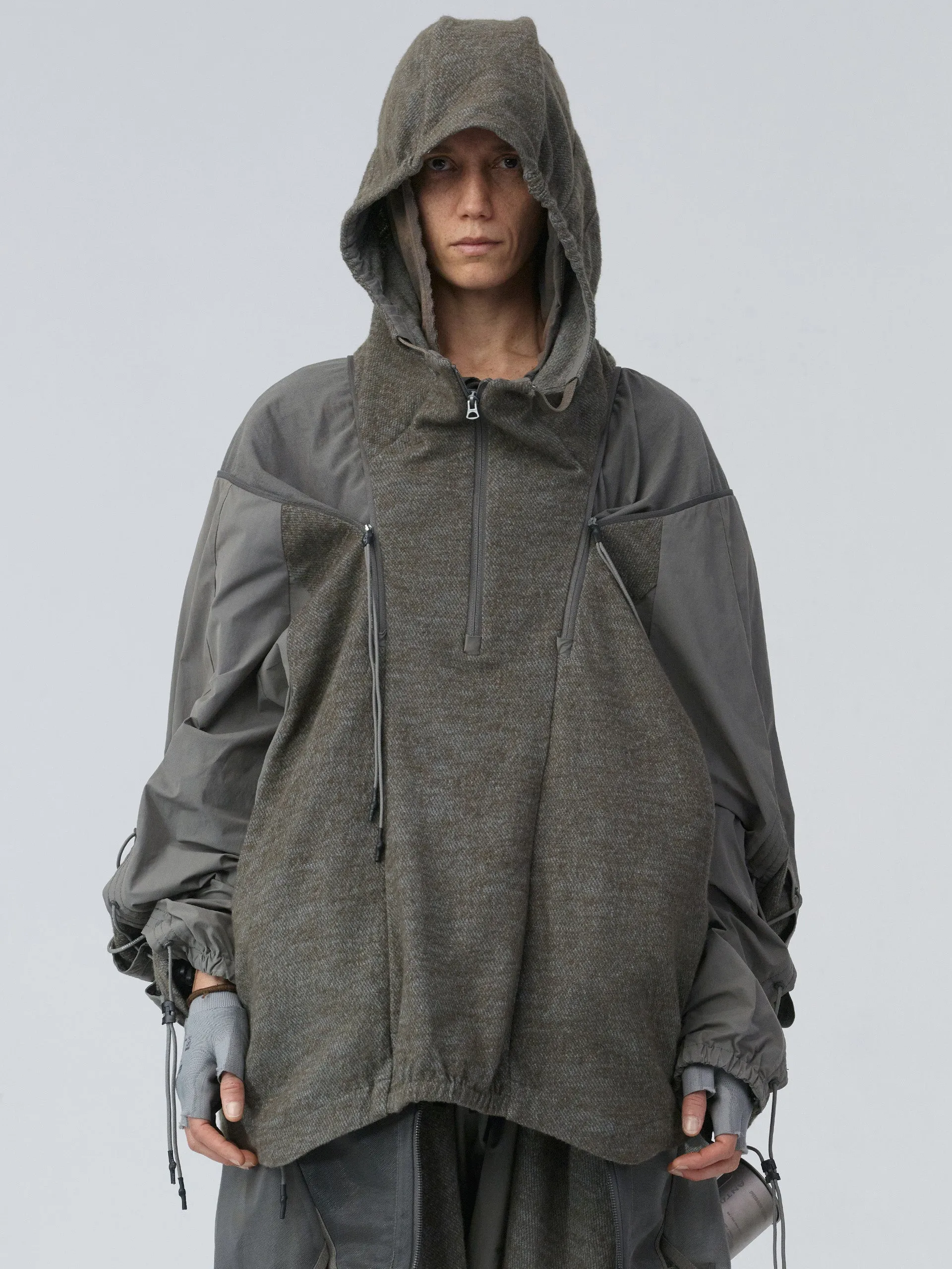 EDGE VAGRANT / EXPANDABLE HOODIE