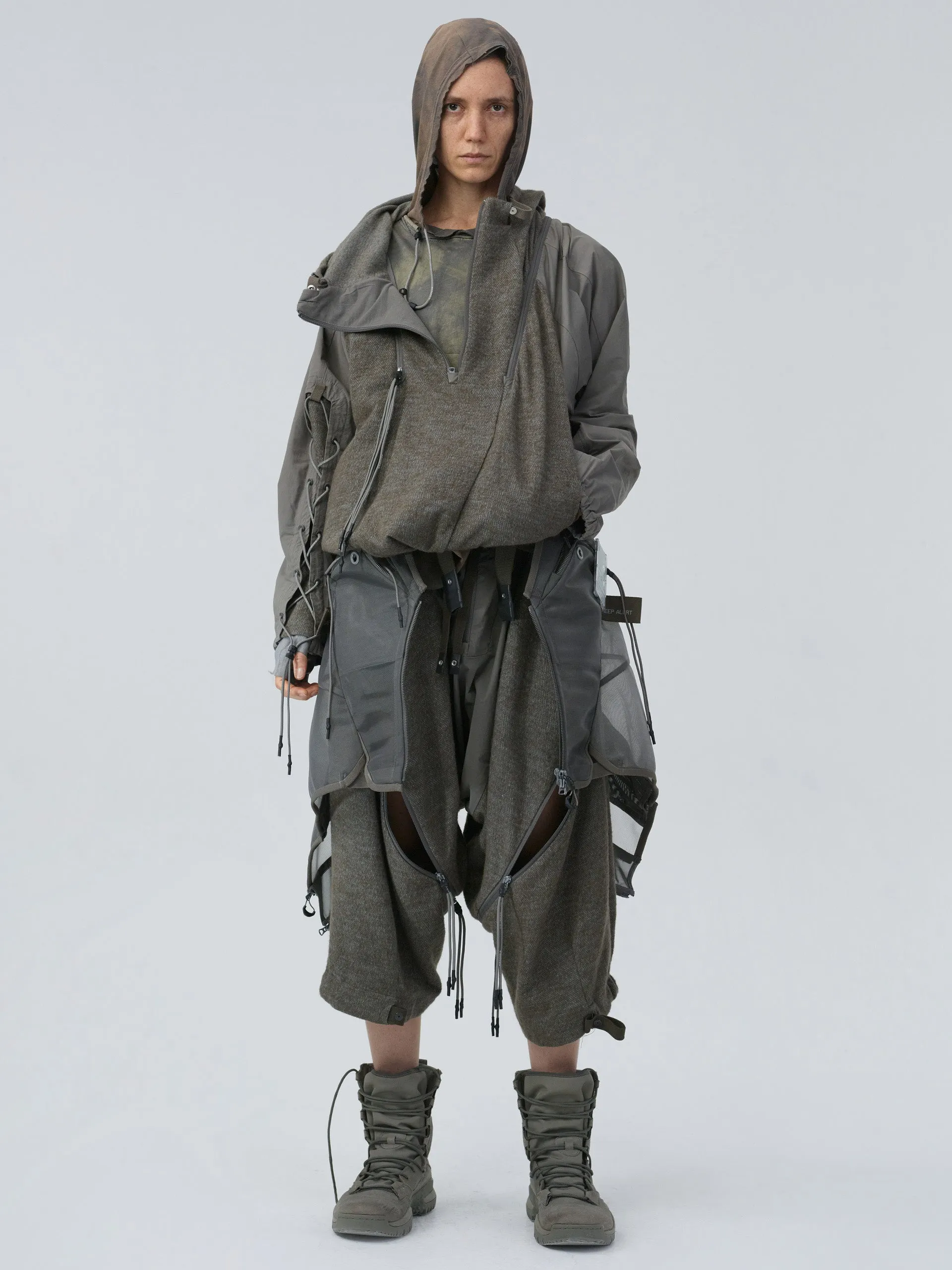 EDGE VAGRANT / EXPANDABLE HOODIE