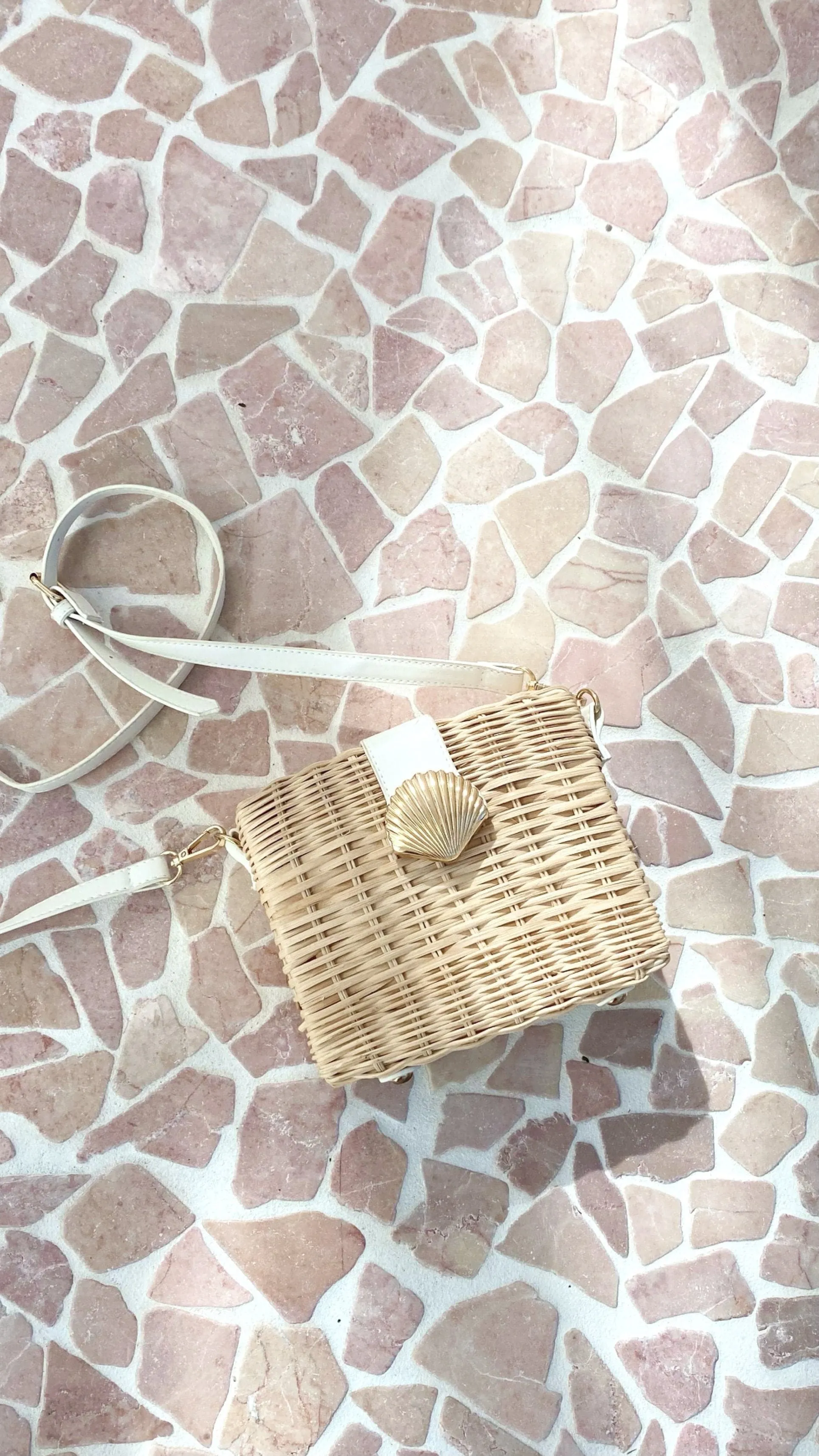 Lucinda Straw Shell Bag
