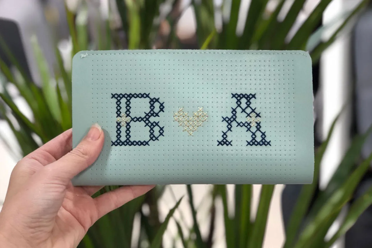 Stitch Travel Wallet - Mint
