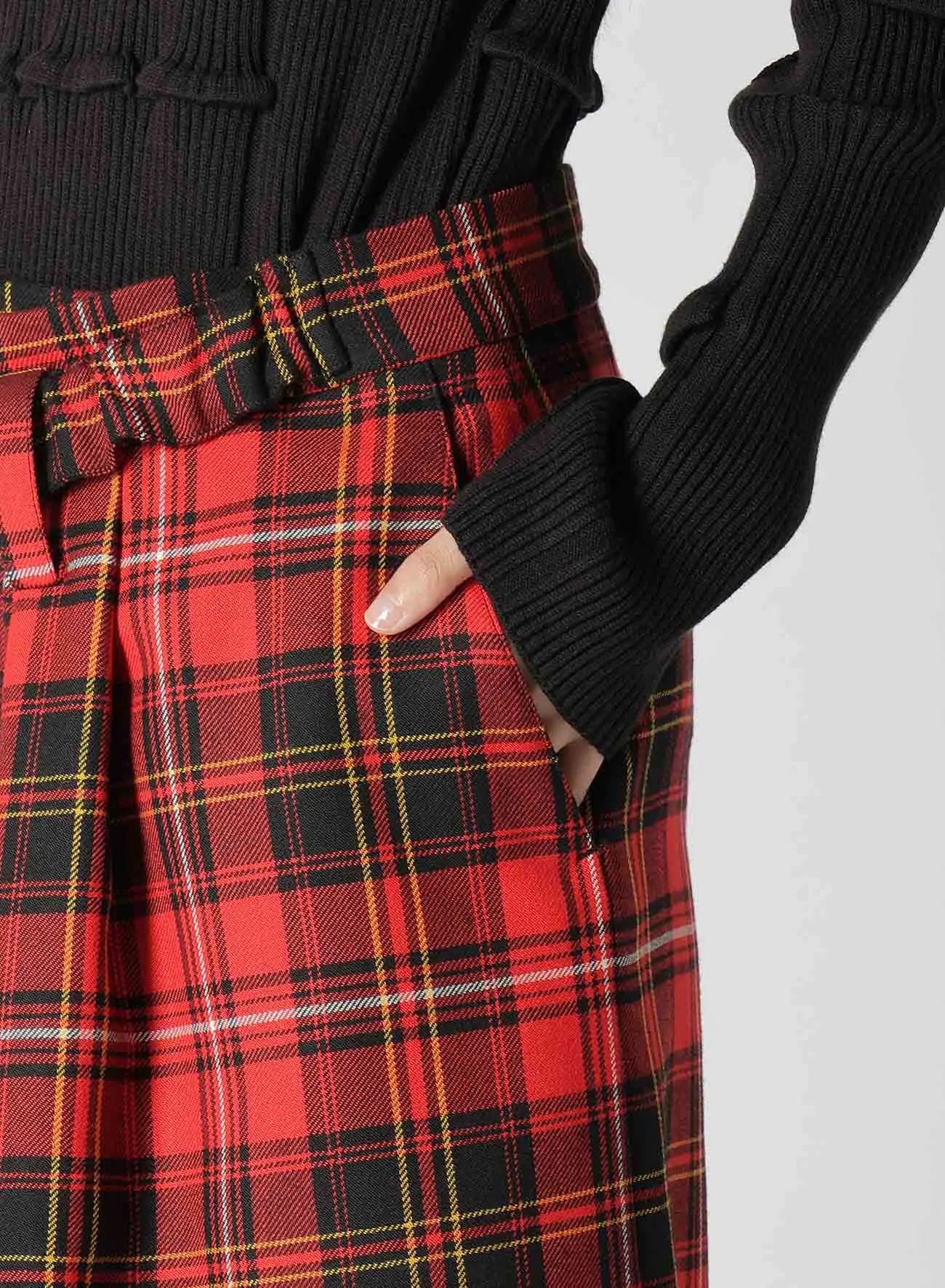 TARTAN CHECK FRONT TUCKED SKIRT